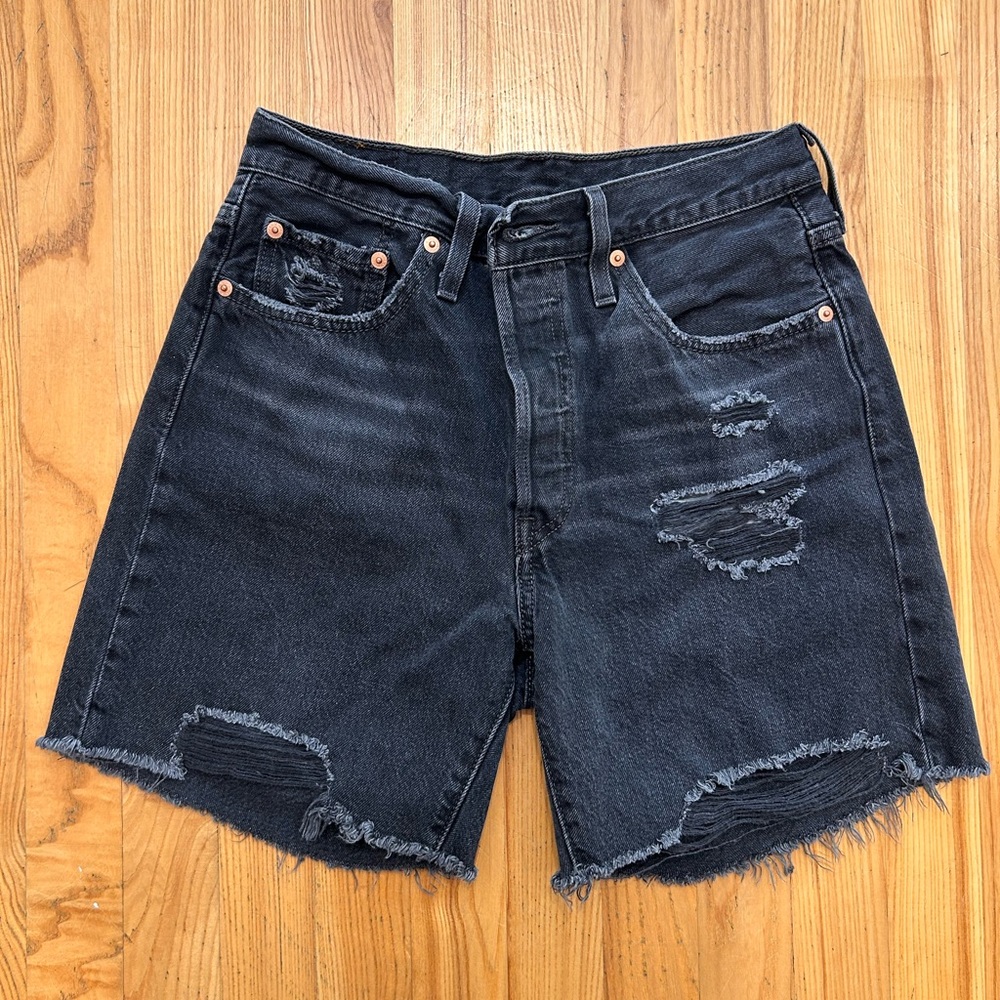 LEVIS- High-Waist Distressed Black Denim Women’s Shorts